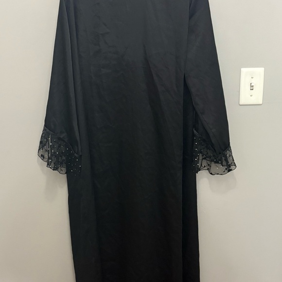 Delicates Black Sleeveless Nightgown and Robe - Picture 15 of 16